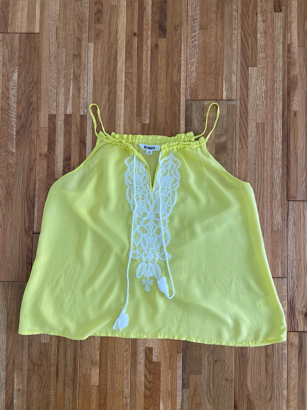 BB Dakota Yellow Lace Embroidered Cami Tank Top with Tassel Tie | Size M